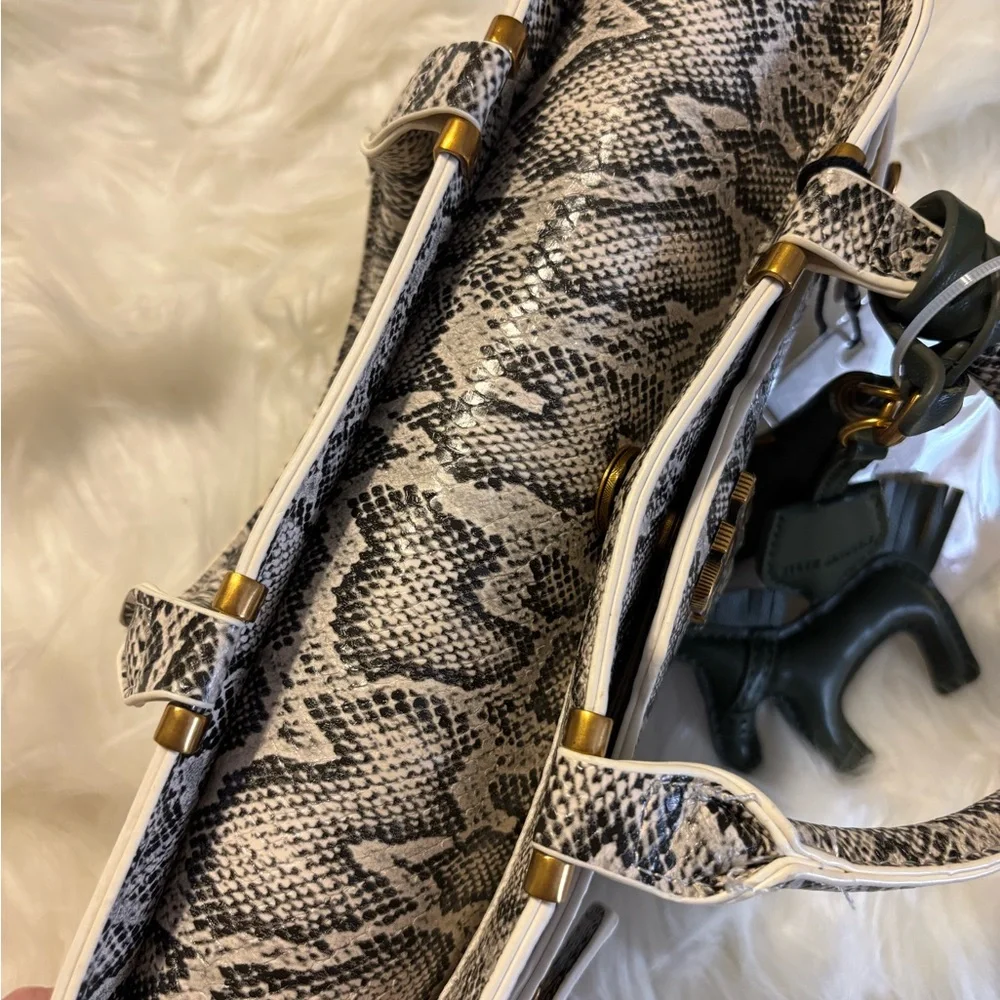 Steve Madden Handbag with Snake Skin Design & Crossbody Strap - Picture 7 of 8